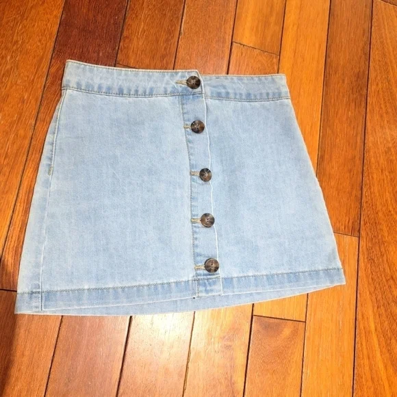 💥4 for $25💥Forever 21 button up denim mini skirt - Picture 1 of 4